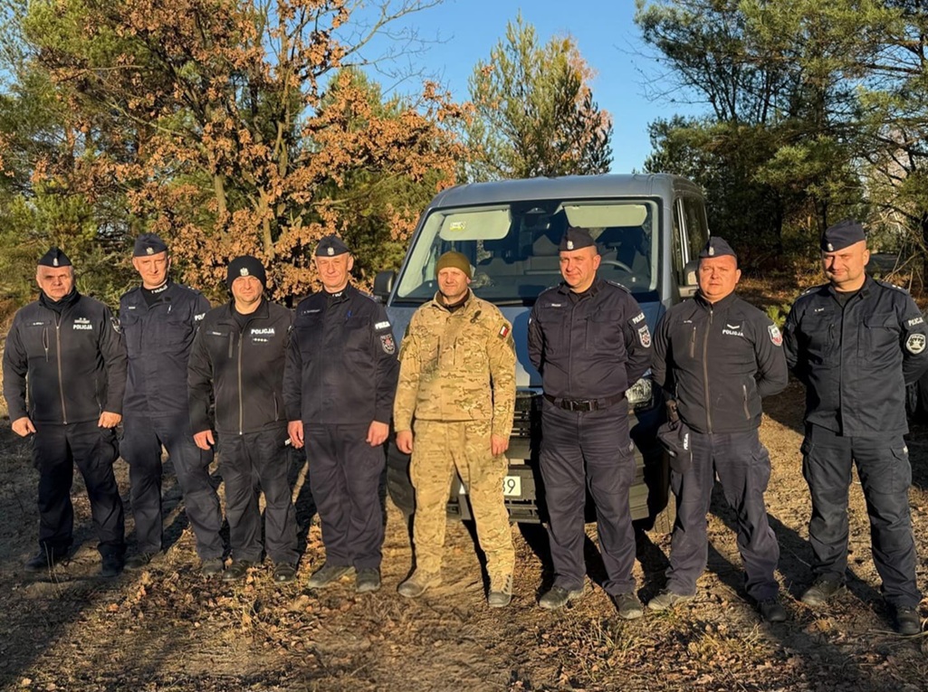 Wspólne zdjecie policjantów