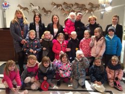 Dzielnicowy z wizytą u przedszkolaków