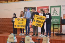 finał konkursu wiedzy prewencyjnej "Jestem Bezpieczny". Występ drużyny