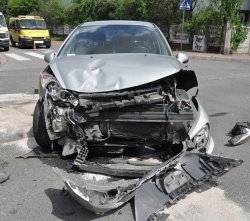 uszkodzony samochód