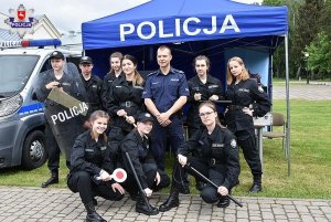 uczniowie klasy mundurowej