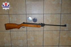 zabezpieczona przez policjantów wiatrówka