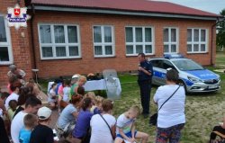 policjant podczas pogadanki