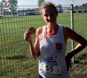 funkcjonariuszka  z medalem