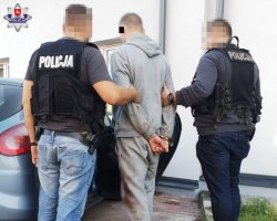 doprowadzenie zatrzymanego mężczyzny