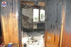 miejsce pożaru, wnętrze spalonego domu