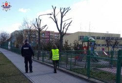 policjanci podczas wspólnych patroli z żołnierzami Wojsk Obrony Terytorialnej