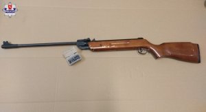 zabezpieczona wiatrówka