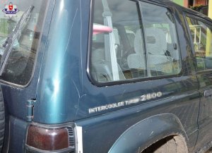 tył uszkodzonego samochodu