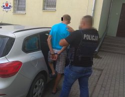 doprowadzony przez policjanta 41-latek