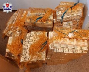 papierosy bez polskich znaków akcyzy, spakowane w worki