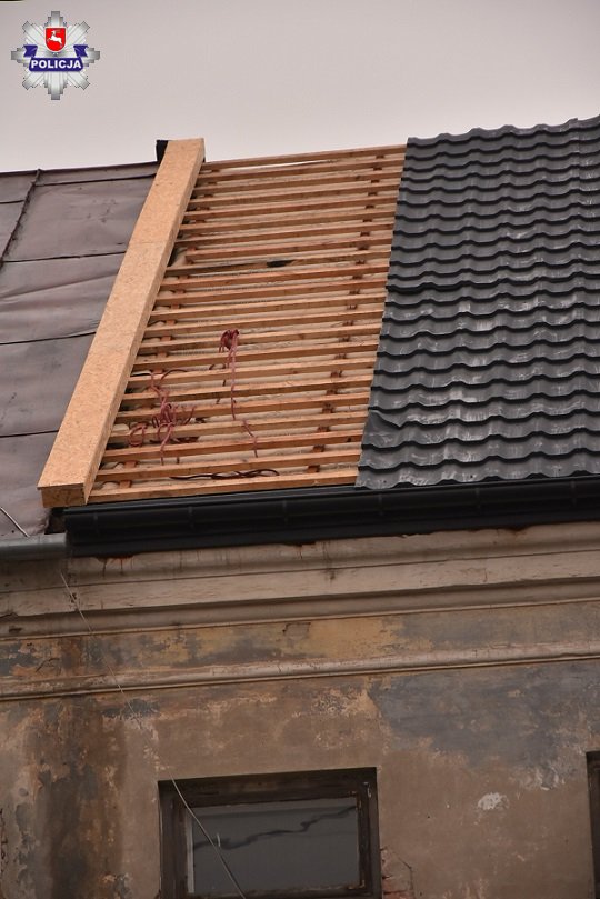 miejsce zdarzenia. Fragment dachu