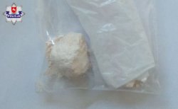 narkotyki znajdujące się w woreczku foliowym