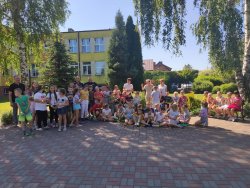 policjanci podczas spotkania z uczniami