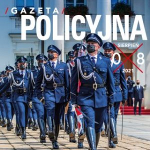 Maszerująca kompania Policji Polskiej. Powyżej napis Gazeta Policyjna