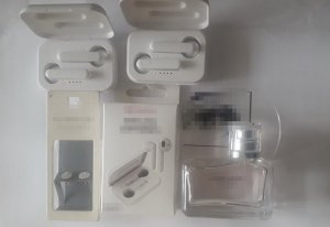 odzyskane słuchawki i perfumy oraz biżuteria