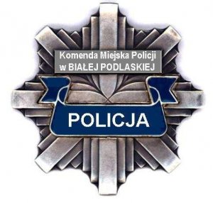 gwiazda policyjna z napisem Komenda Miejska Policji w Białej Podlaskiej. Poniżej napis POLICJA