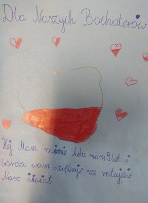 wnętrze laurki. Na górze napis dla naszych bohaterów. Poniżej kontury Polski pomalowane na biało-cerwono. Poniżej napis Hej, mam na imię Ada i bardzo Wam dziękuję, że ratujecie nasz świat