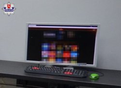 zdjęcie poglądowe. Monitor oraz klawiatura