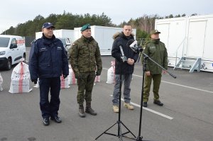 Kadra kierownicza służb wraz z przedstawicielem Poczty Polskiej