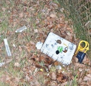 fragment uszkodzonego urządzenia.