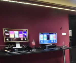 komputery w pomieszczeniu nielegalnego punktu