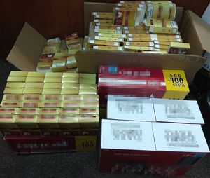 zabezpieczone papierosy w pudełkach