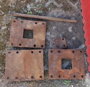 odzyskane przedmioty metalowe