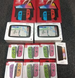 kontrolery, konsole, nawigacje i telefon odzyskane przez policjantów