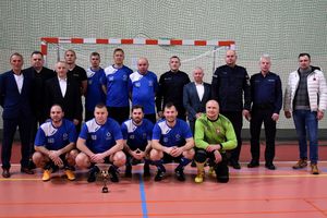 drużyna Komendy Miejskiej Policji w Białej Podlaskiej oraz I Zastępca Komendanta Wojewódzkiego Policji w Lublinie inspektor Jerzy Czebreszuk