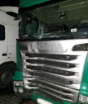 uszkodzony samochód ciężarowy