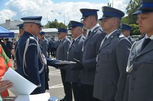 Komendant Wojewódzki wręcza awans policjantowi