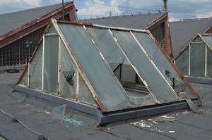 USZKODZONE OKNA DACHOWE