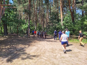 harcerze podczas próbnej ewakuacji