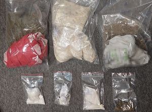 narkotyki w woreczkach foliowych