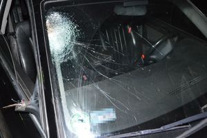 uszkodzona szyba w aucie