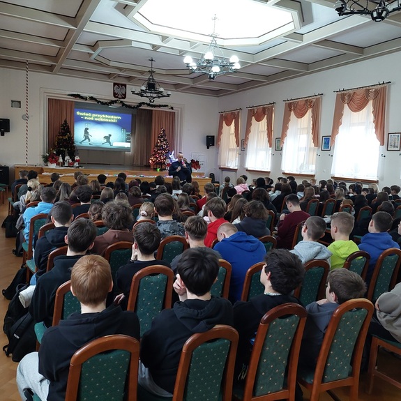 zdjęcie uczestników spotkania podczas prelekcji