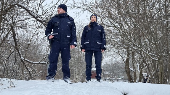 Policjanci patrolują ogródki działkowe