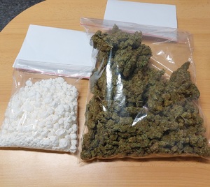 narkotyki w woreczkach foliowych