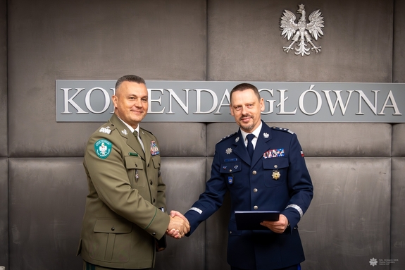 Komendant Główny Policji gen. insp. Marek Boroń oraz Komendant Główny Straży Granicznej gen. dyw. SG Robert Bagan
