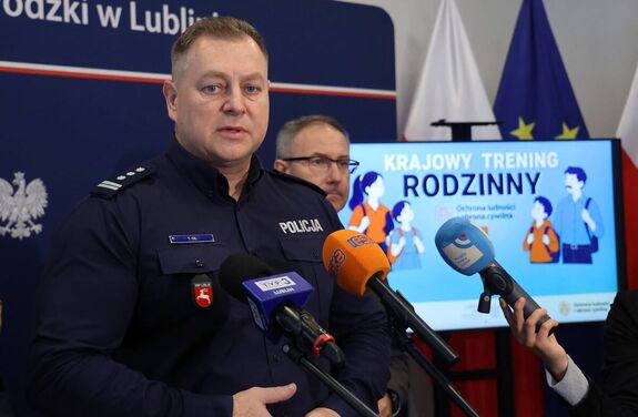 Komendant Wojewódzki Policji w Lublinie podczas konferencji