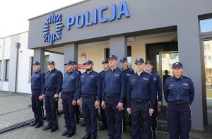 policjanci z komisariatu