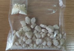 Zabezpieczy mefedron i amfetamina.