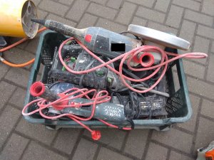 elektronarzędzia w skrzynce