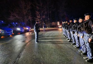 policjanci podczas spotkania