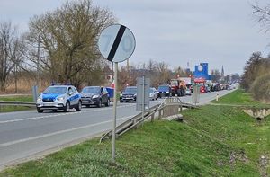 protest rolników , radiowóz